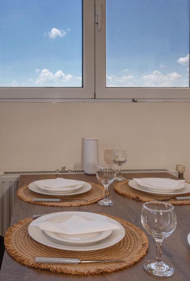 Rooftop Apartment With Great Veranda Athens Exterior photo
